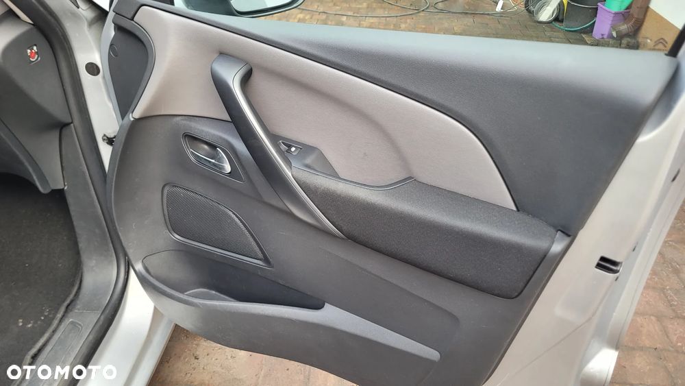 Citroën C4 Picasso e-HDi 115 Exclusive - 22