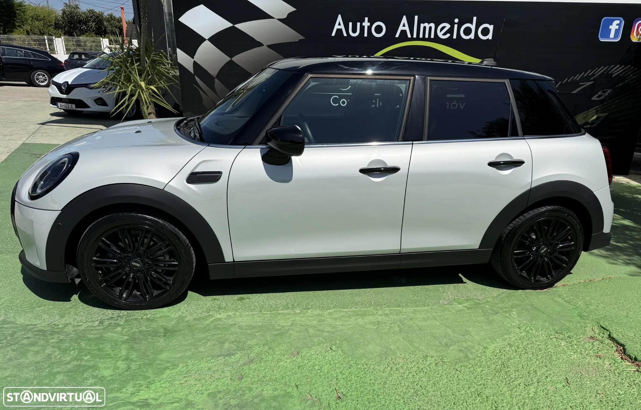 MINI 5 Portas Cooper Auto - 3