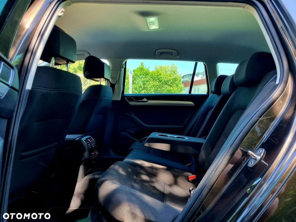 Volkswagen Passat - 10