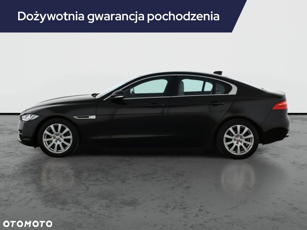 Jaguar XE - 4