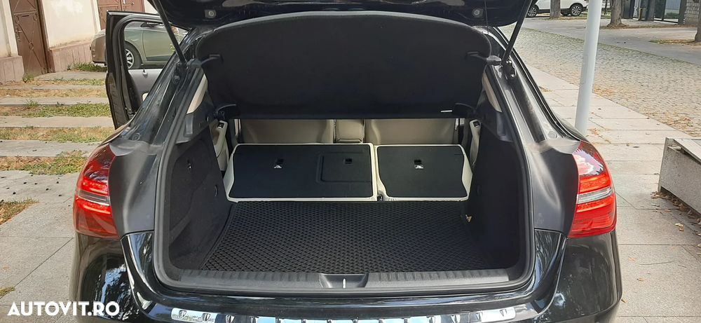 Mercedes-Benz GLA - 9