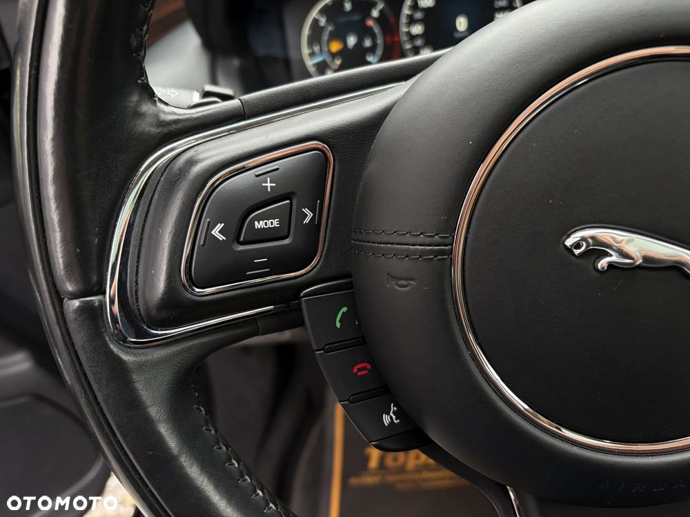 Jaguar XJ 3.0 D V6 Premium Luxury - 23