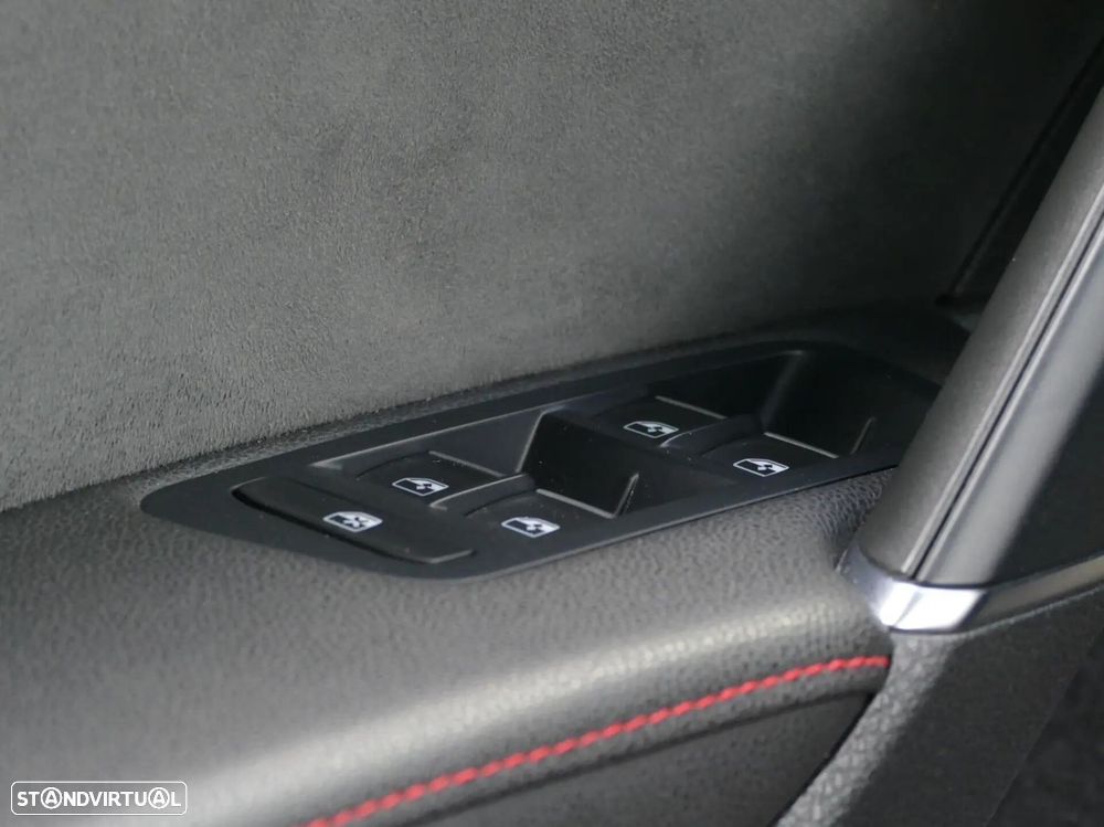 VW Golf 2.0 TSI GTi TCR DSG - 37