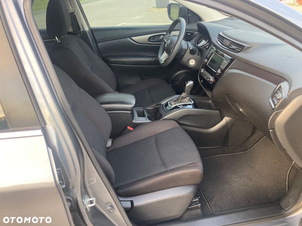 Nissan Rogue - 24