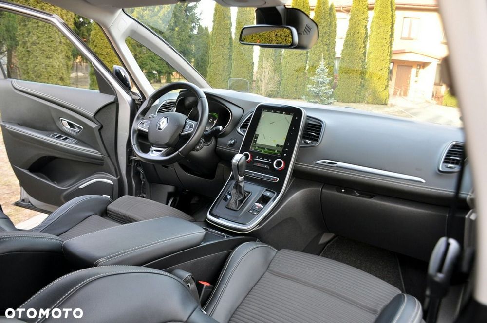 Renault Grand Scenic - 26