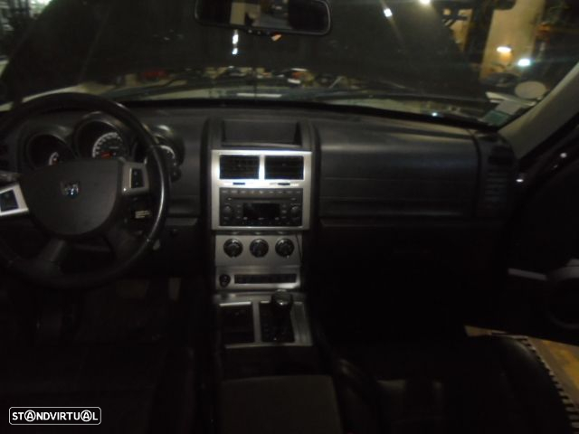 Carro MOT: ENS CXVEL :P52108649AA DODGE NITRO 2007 2.7 177CV 5P PRETO GASOLEO - 8