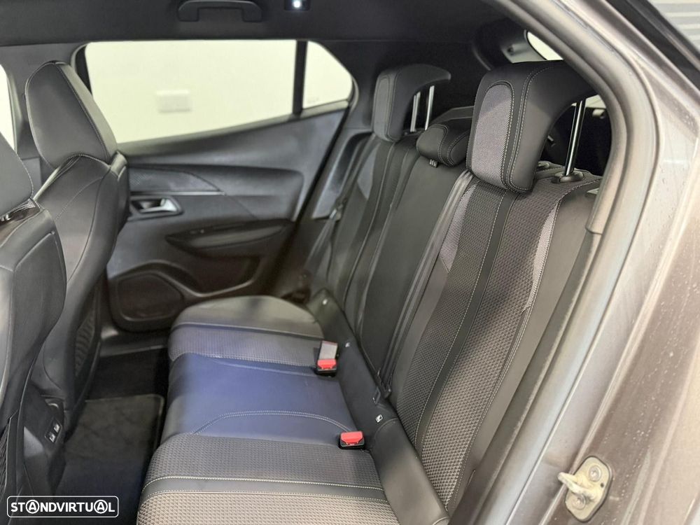 Peugeot 2008 1.5 BlueHDi GT EAT8 - 5