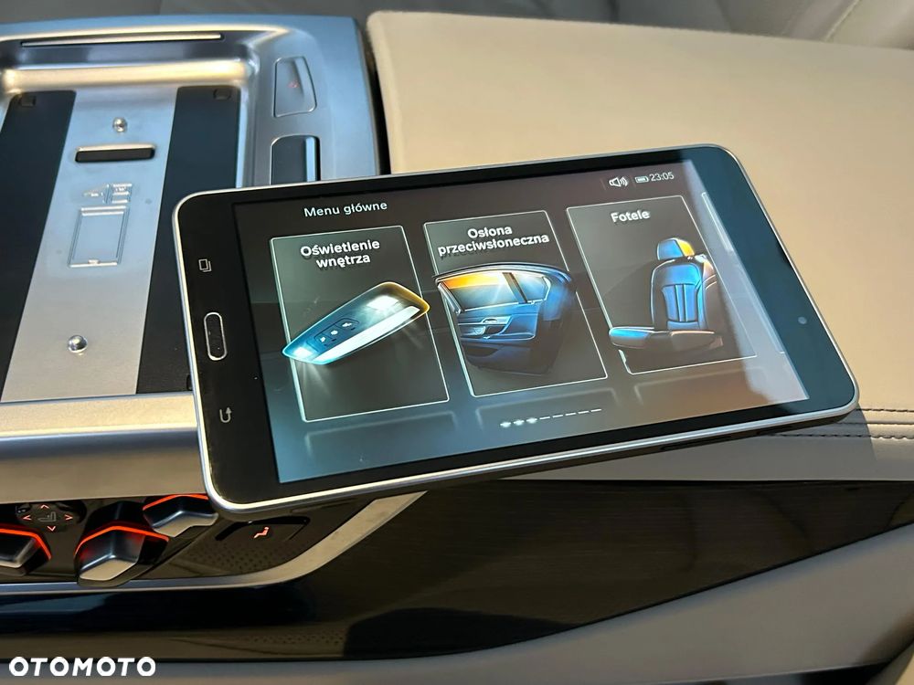 BMW Seria 7 750i - 33