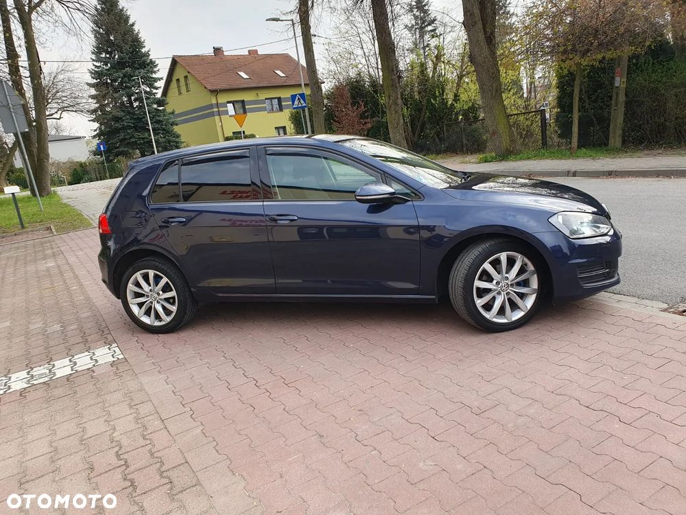 Volkswagen Golf - 6