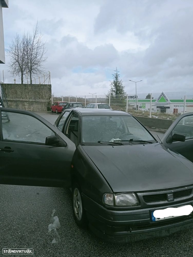 SEAT Ibiza 1.1i GLX - 2