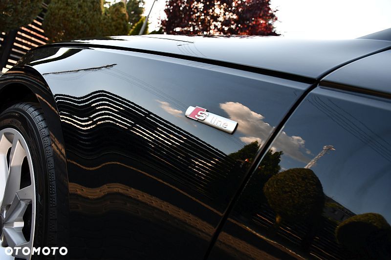 Audi A4 Avant 40 TFSI S tronic S line - 33