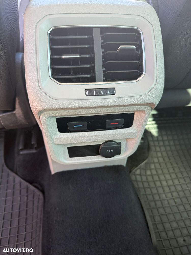 Volkswagen Tiguan - 12