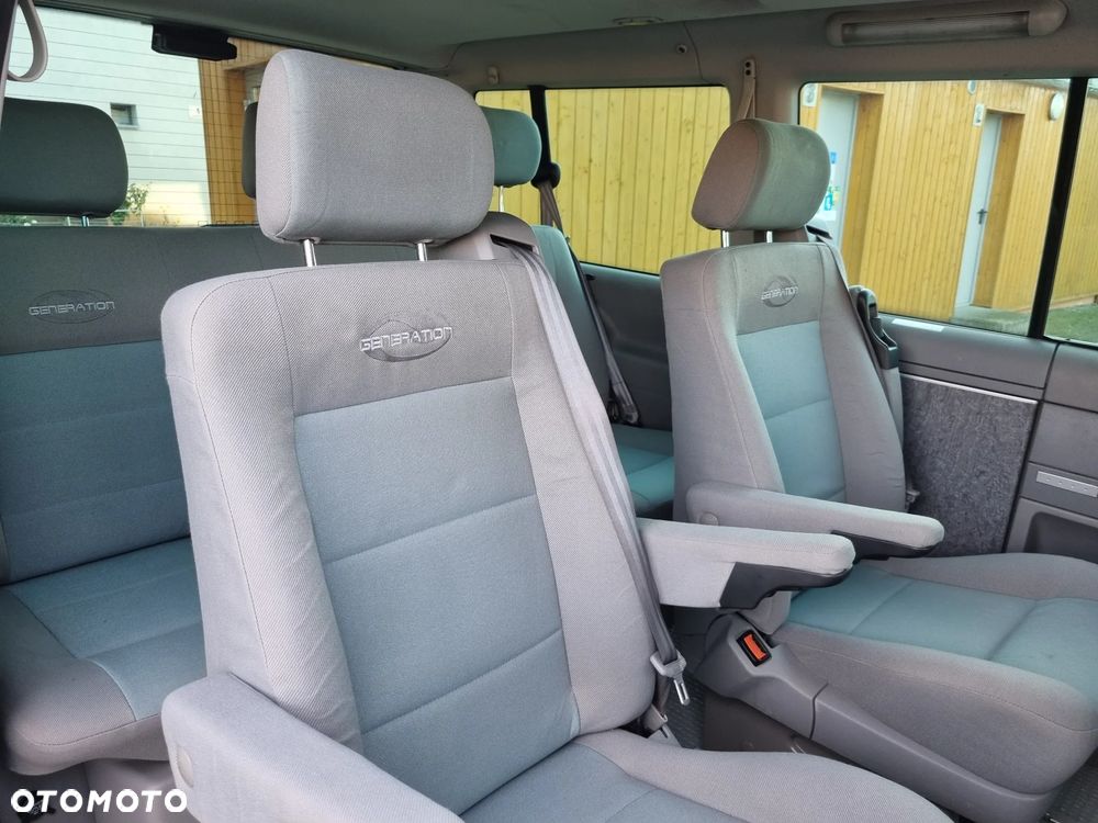 Volkswagen Multivan - 12