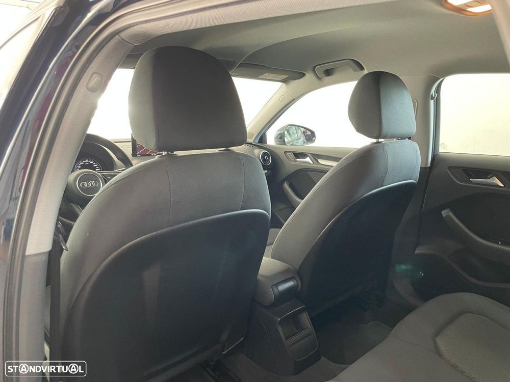 Audi A3 Sportback 30 TDI Design - 27