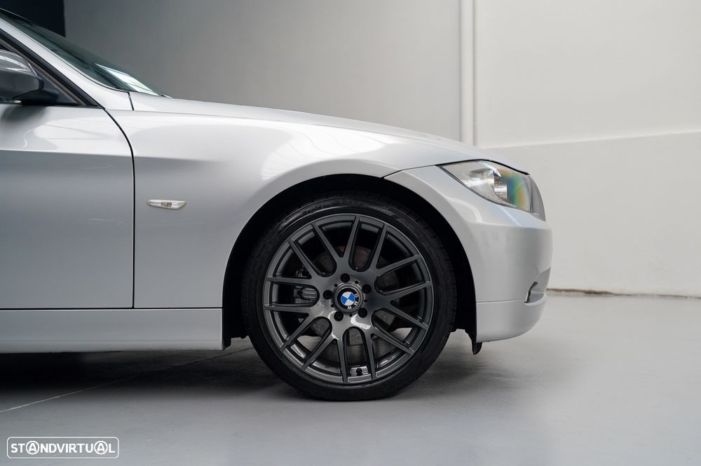 BMW 320 d Navigation Sport - 6