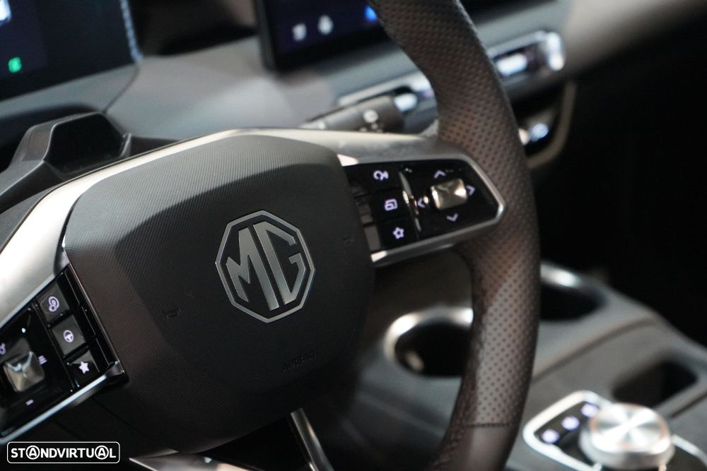 MG MG4 64 kWh Luxury - 12