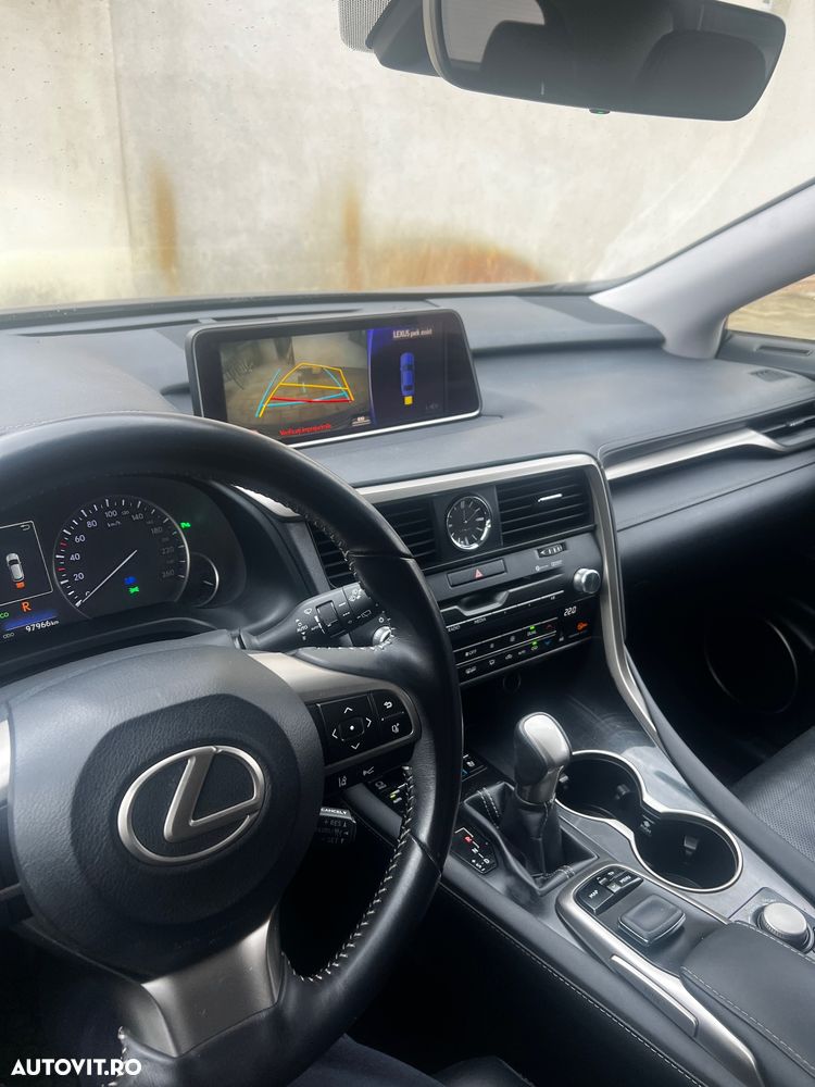 Lexus Seria RX - 8