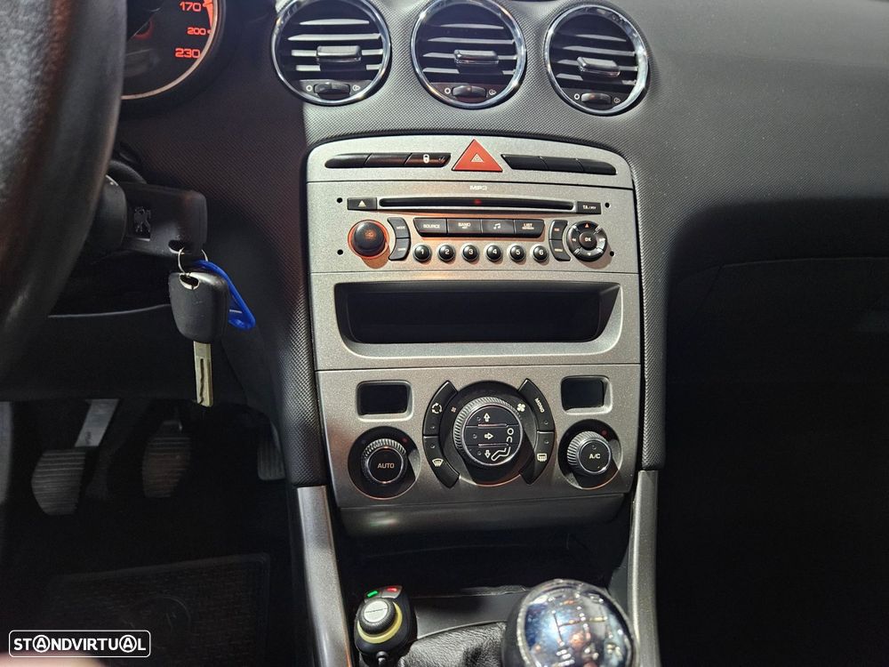 Peugeot 308 1.4 16V Executive - 11