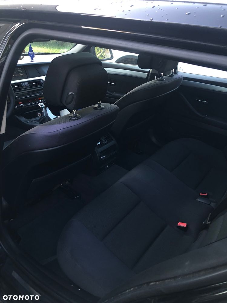 BMW Seria 5 525d Touring - 8