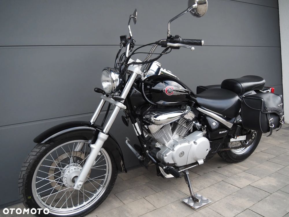 Suzuki Intruder - 4