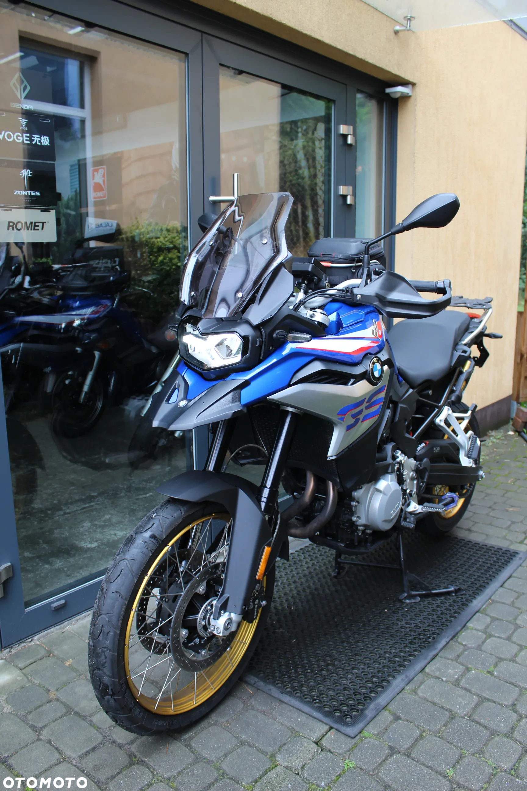 BMW F - 4