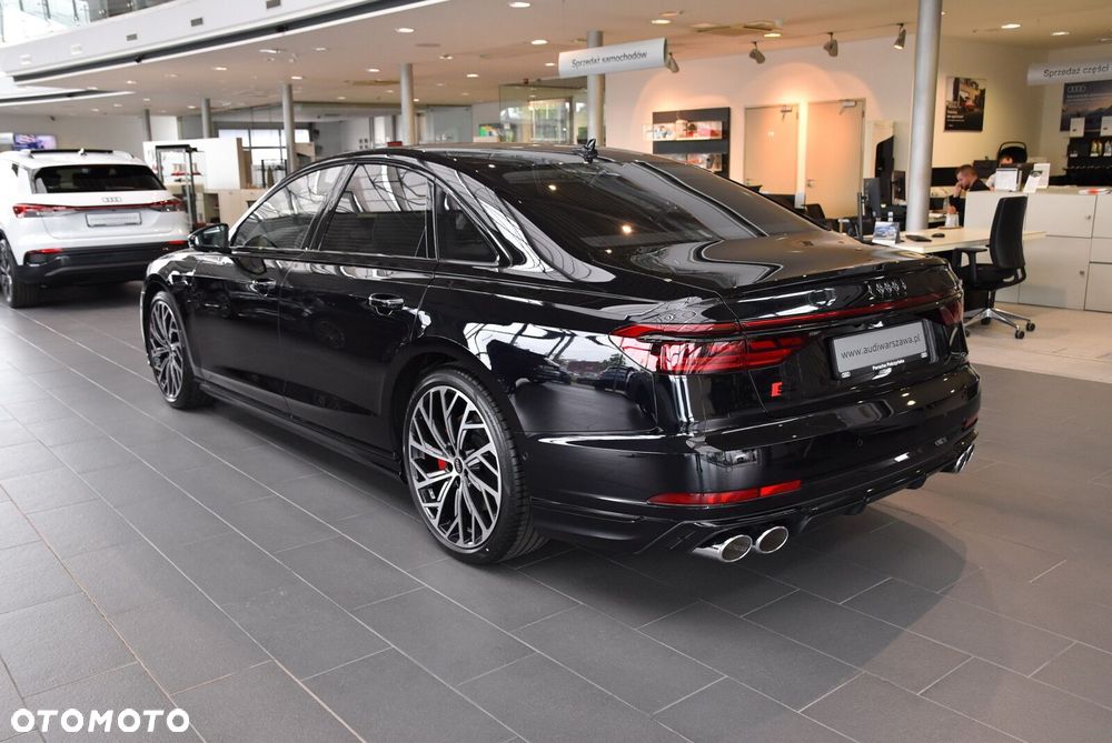 Audi S8 - 4