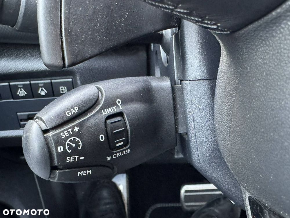 Citroën C5 Aircross 225 e-EAT8 SHINE - 22