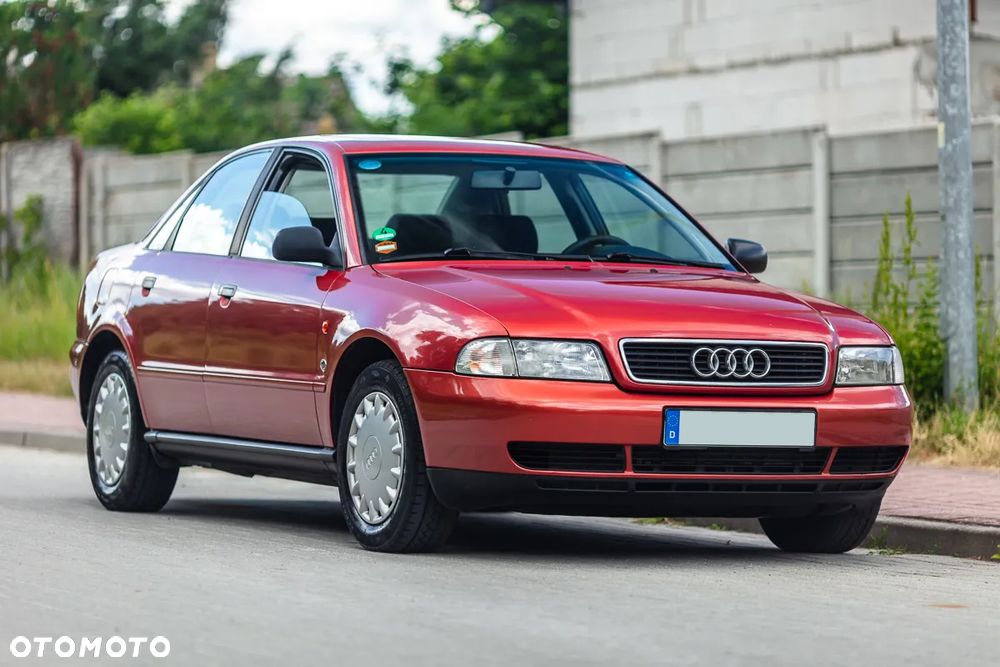 Audi A4 Limousine - 1