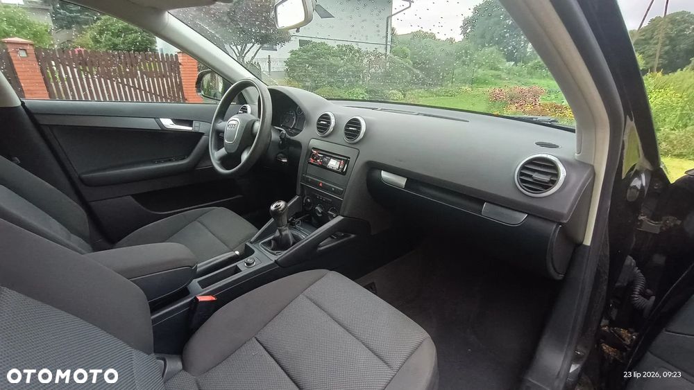 Audi A3 Sportback 1.6 Ambiente - 14