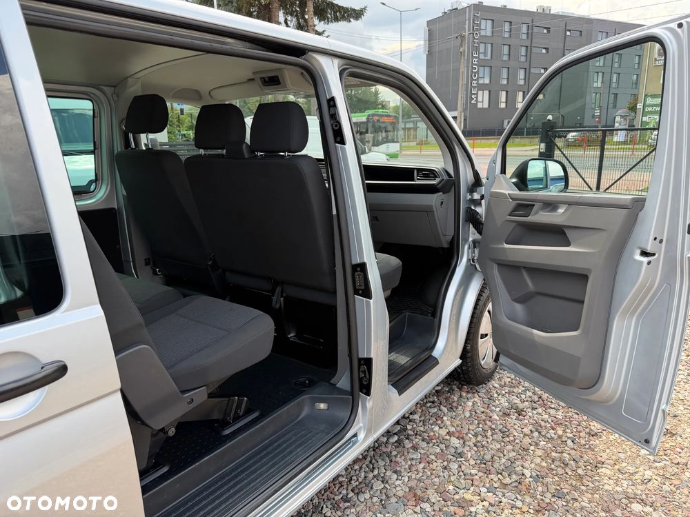 Volkswagen TRANSPORTER KOMBI 9 cio osobowy Business VAN T6.1, 2.0TDI 150KM Napęd 4Motion, T6 4x4 plus reduktor napędów, 2 Strefowe OGRZEWANIE i KLIMATYZACJA WEBASTO 5kW, Tylne drzwi skrzydłowe, Hak Holowniczy 2.5t. Wymieniony rozrząd - Pełen Serwis ASO VW Emisja spalin Euro-6 DG - 16