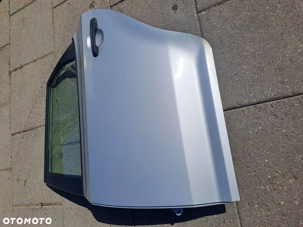 Kia Ceed Kombi drzwi lewe tylne kompletne kod lakieru 9S EU - 2