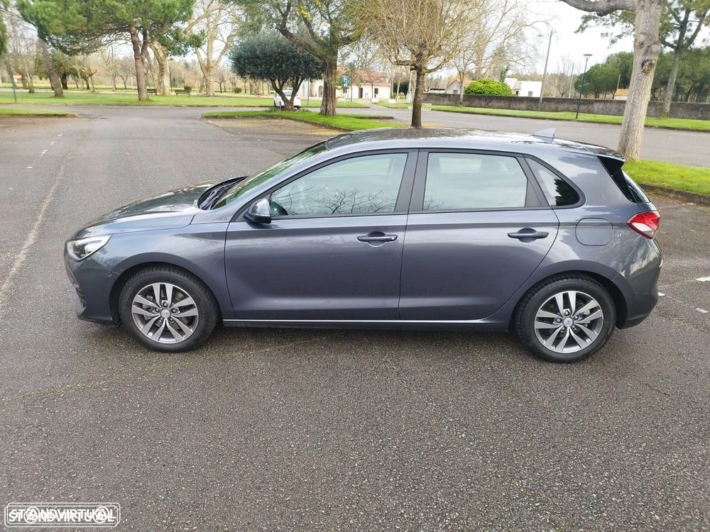 Hyundai i30 1.6 CRDi STyle+Navi 7DCT - 14