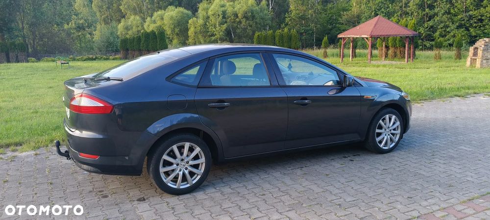 Ford Mondeo 2.0 Ambiente - 25