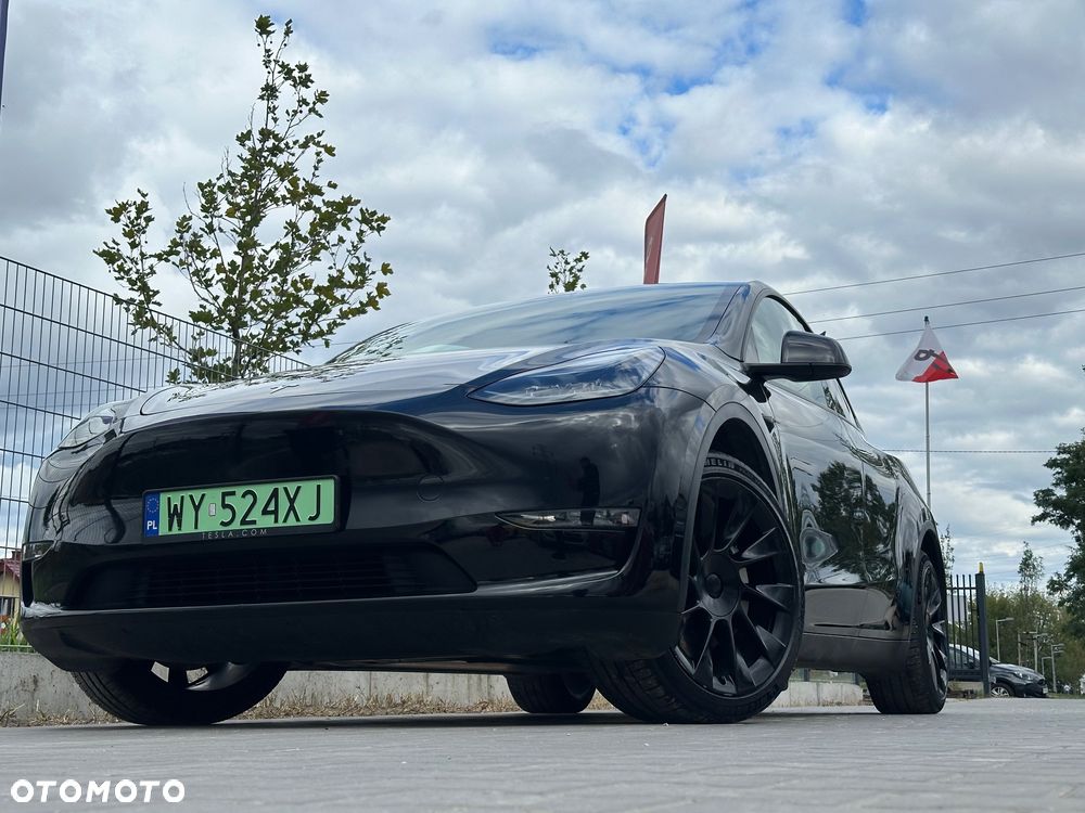 Tesla Y Performance AWD - 2