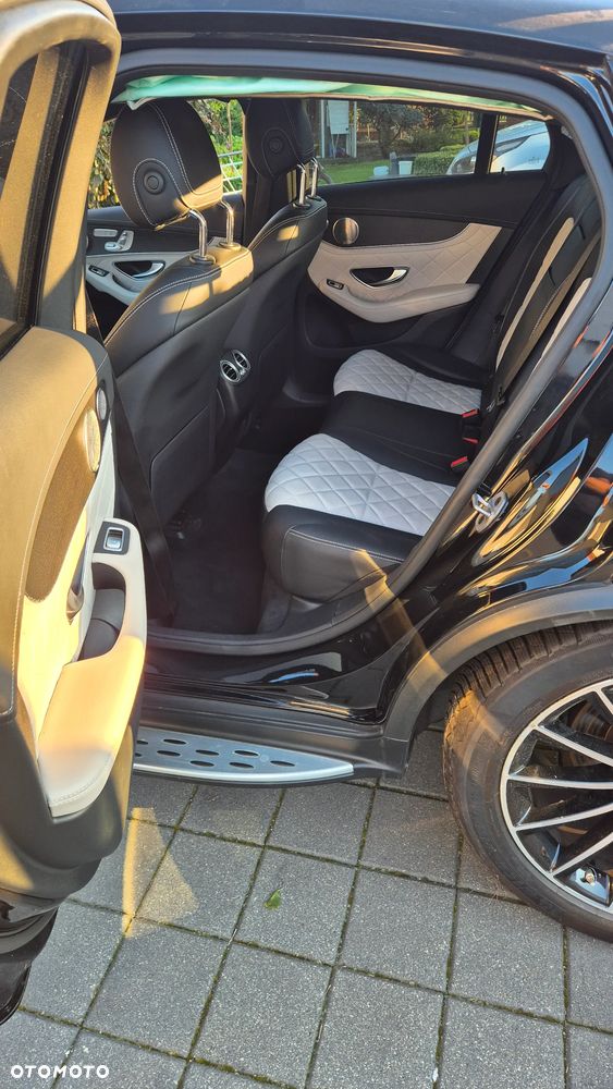 Mercedes-Benz GLC 300 d 4Matic 9G-TRONIC AMG Line - 40