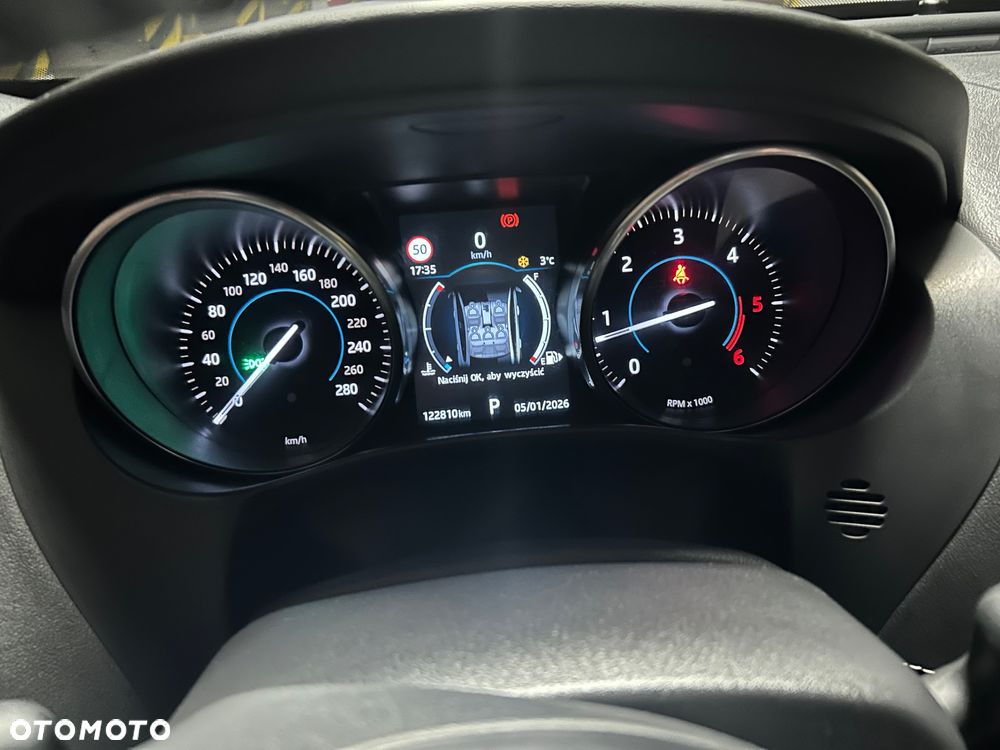 Jaguar XE - 7