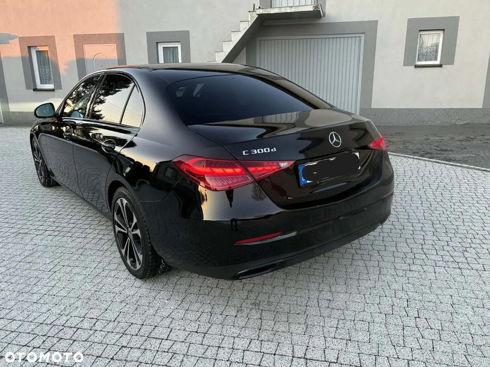 Mercedes-Benz Klasa C 300 d 9G-TRONIC AMG Line - 3