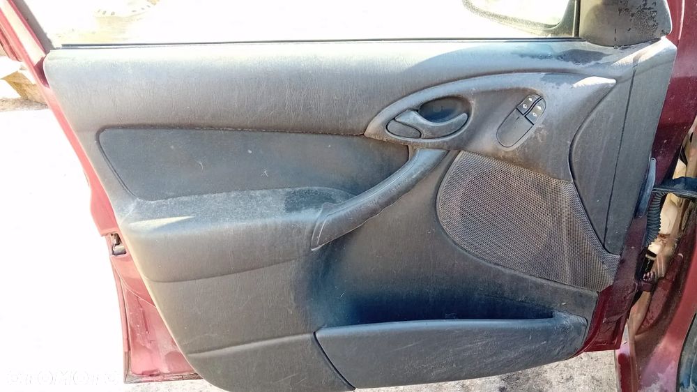 TYLKO CZĘŚCI Ford Focus MK1 1.8TDDI 90KM 66KW C9DA 98r-01r kombi lakier: P8 - 7