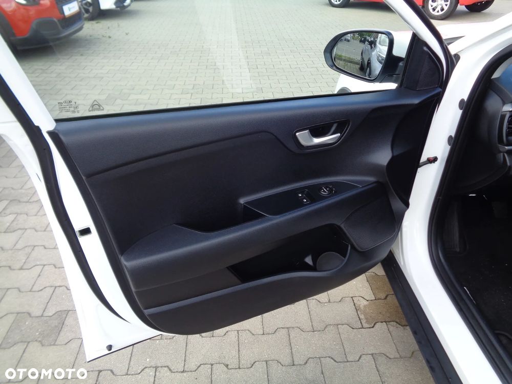 Kia Stonic 1.2 M - 11