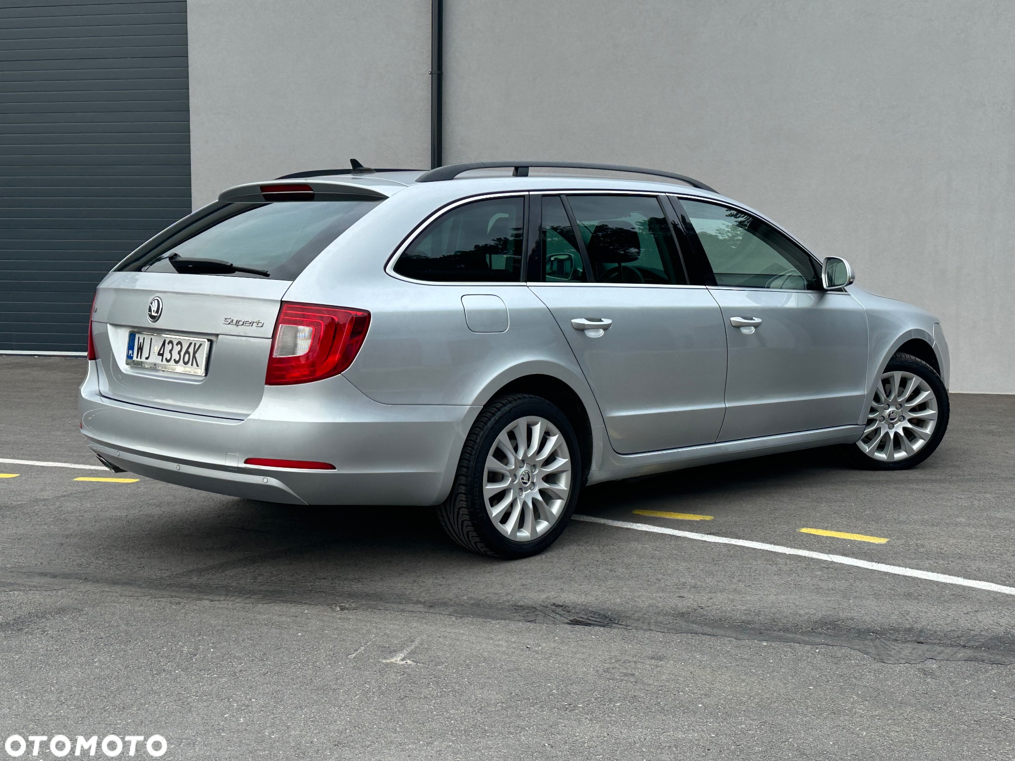 Skoda Superb Combi 2.0 TDI DSG Elegance - 11