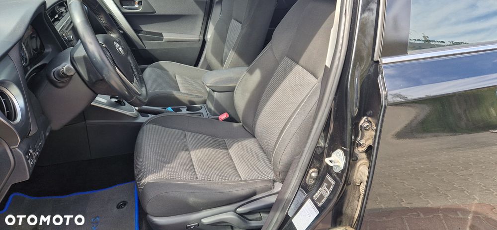 Toyota Auris - 14