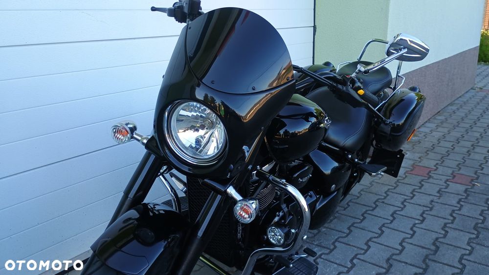 Suzuki Intruder - 21