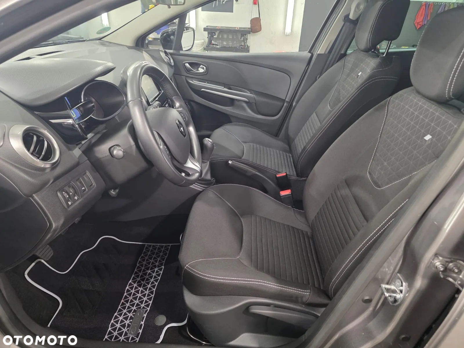 Renault Clio 1.2 16V 75 LIMITED - 35