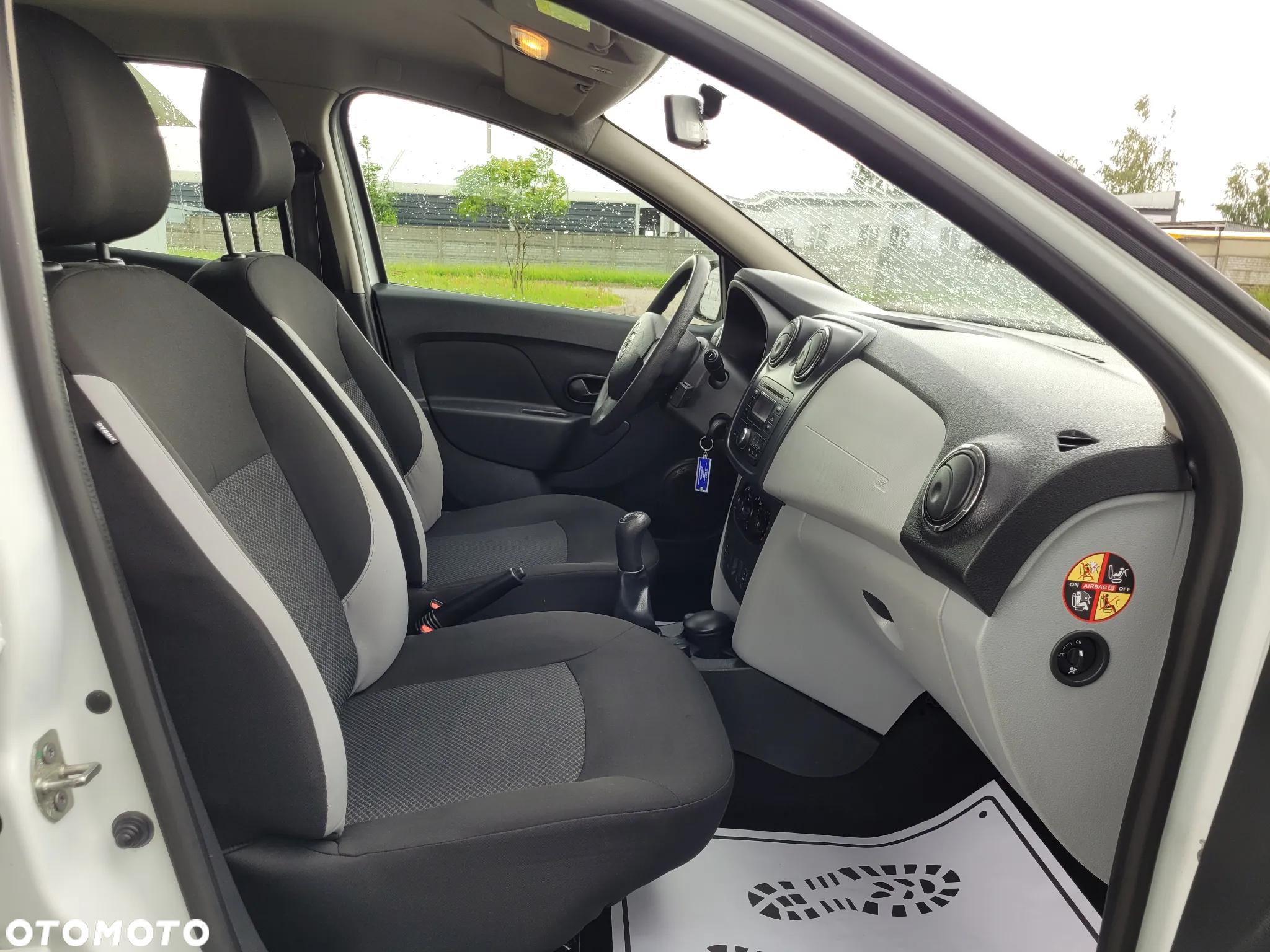 Dacia Sandero 1.2 16V 75 Laureate - 15