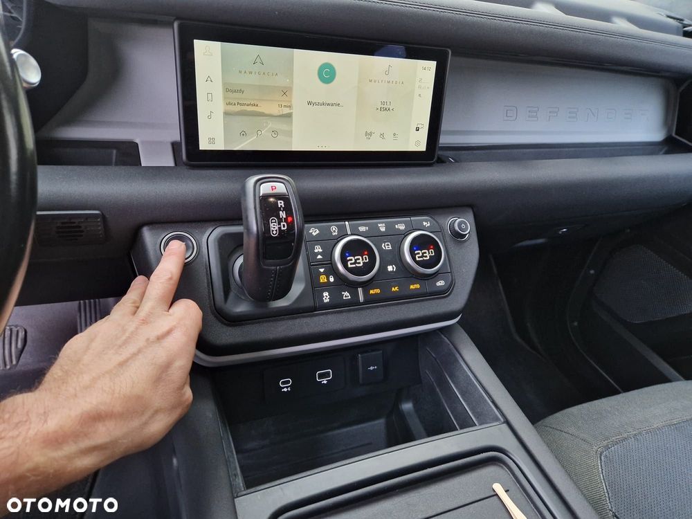 Land Rover Defender 2.0 D240 S - 16