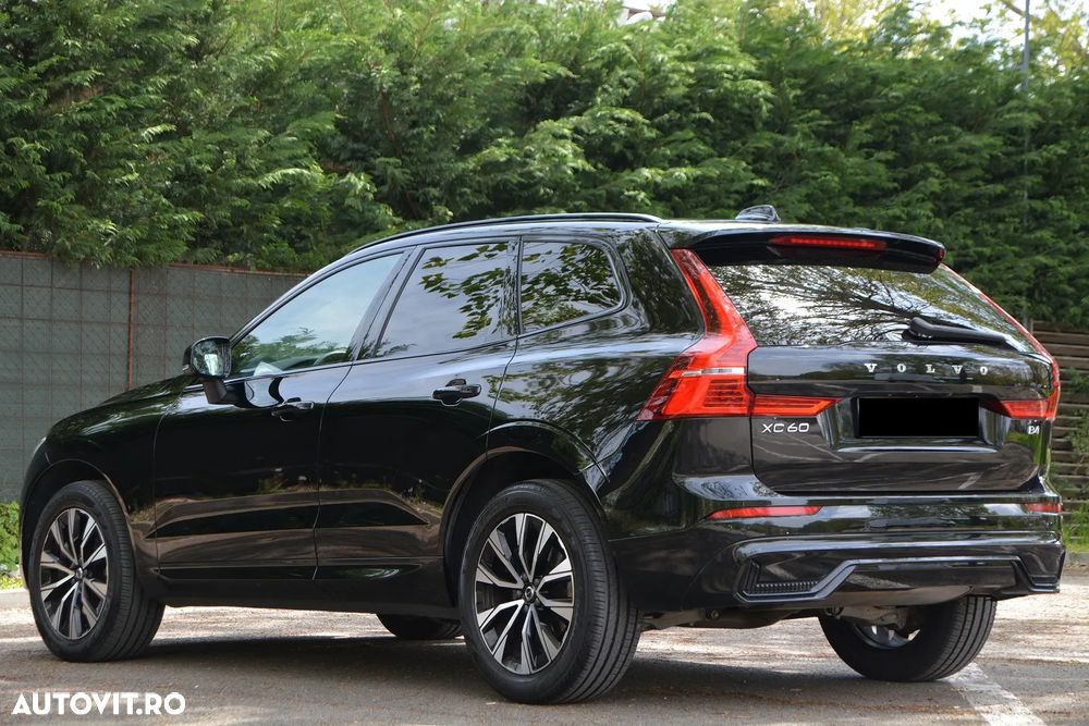 Volvo XC 60 B4 D AWD Plus Dark - 3