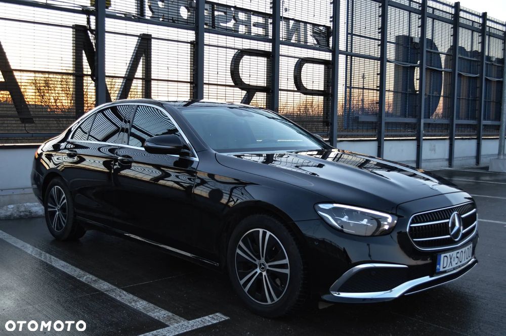 Mercedes-Benz Klasa E 220 d 4Matic 9G-TRONIC Avantgarde - 4