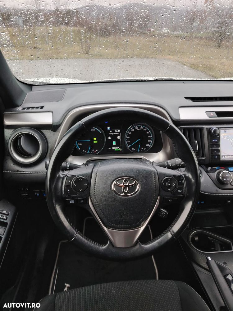 Toyota RAV4 - 11