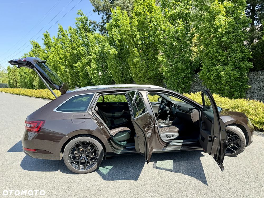 Skoda Superb 2.0 TDI SCR 4x4 L&K DSG - 11
