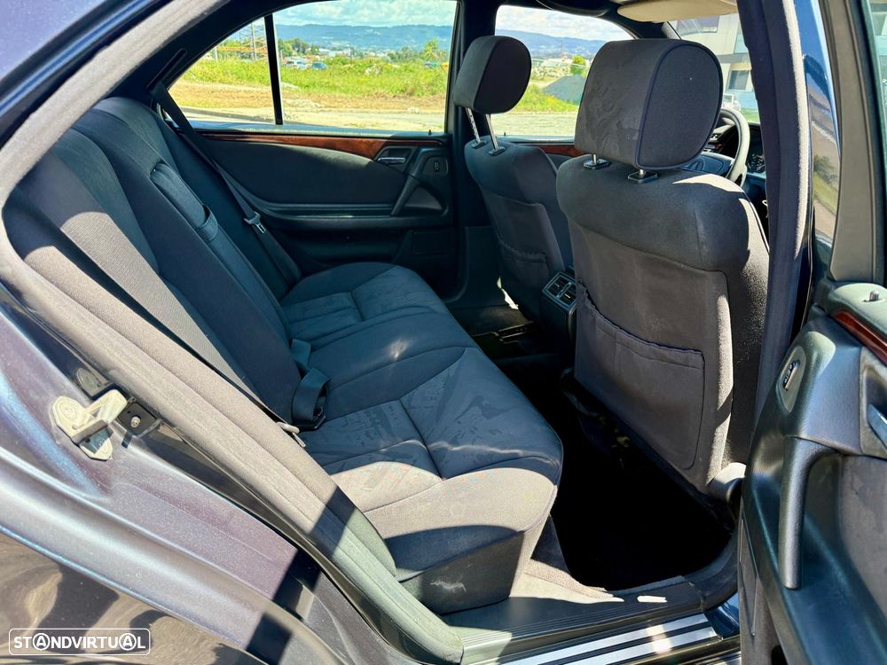 Mercedes-Benz E 250 - 15